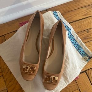 Tory Birch Royal Tan 206  GiGI SUEDE PUMP- ROYAL SUEDE “NEVER WORN”